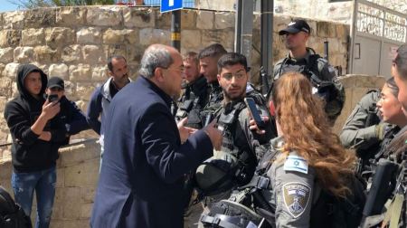 المشتركة : ارفعوا اياديكم عن الاقصى والقدس 